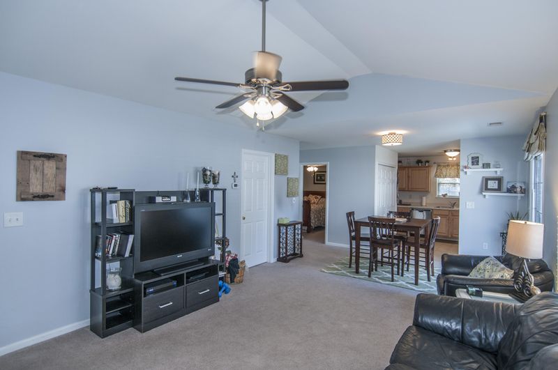 1113 Peninsula Cove Dr, Charleston, SC 29492