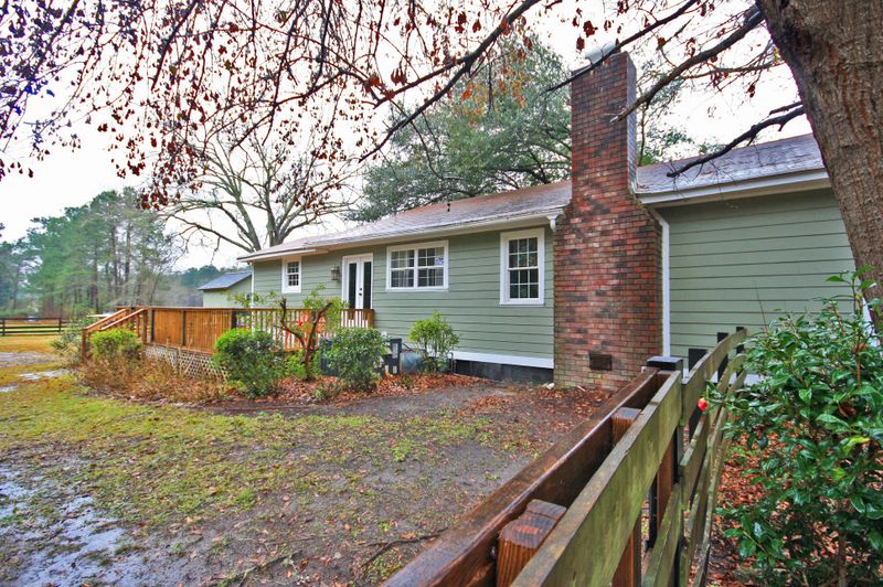 165 Embassy Dr, Summerville, SC 29483