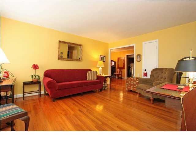 1121 Quail Dr, Charleston, SC 29412
