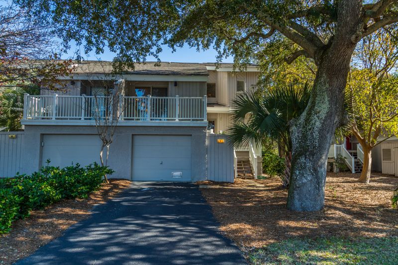 9 Racquet Club Ct, Isle Of Palms, SC 29451
