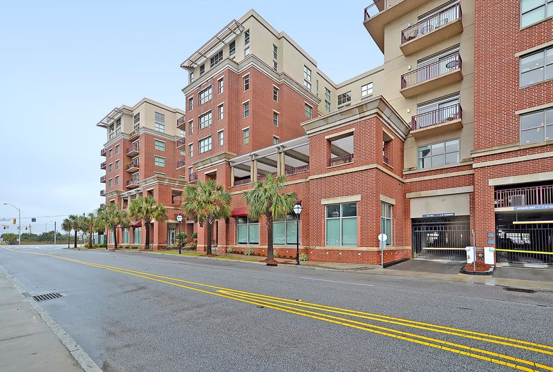 150 Bee St #811, Charleston, SC 29401