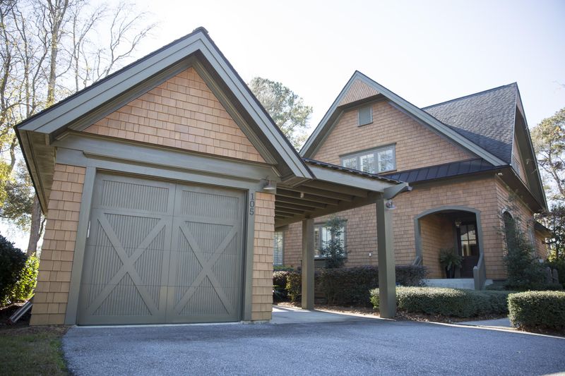 720 Island Park Dr #105, Daniel Island, SC 29492