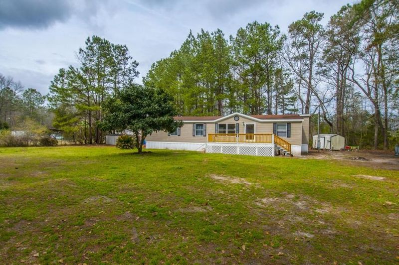 6040 Mintz Dr, Ravenel, SC 29470