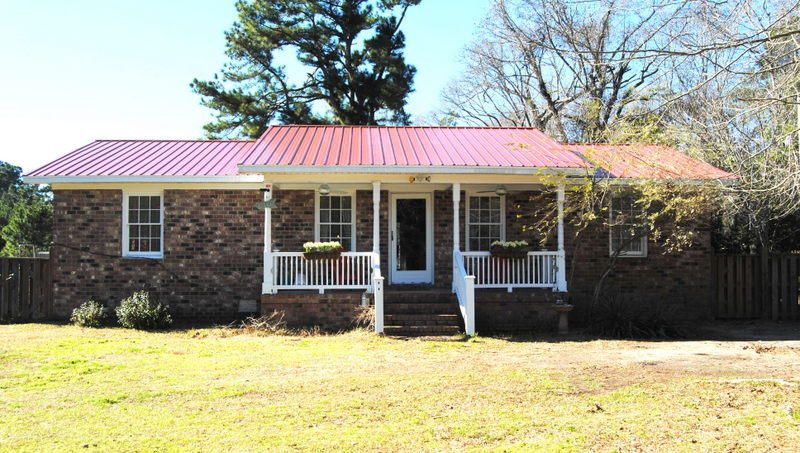 1027 Merrell Ave, Bonneau, SC 29431