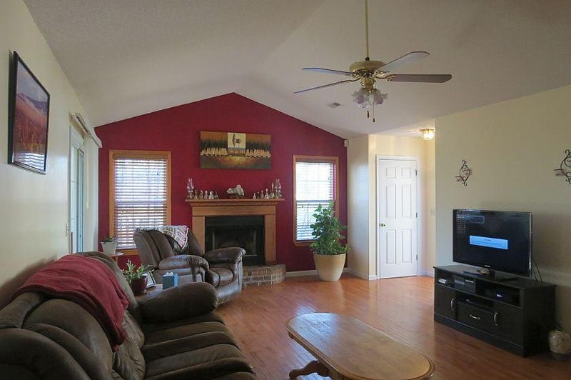 4972 Burkeshire Ct, North Charleston, SC 29420