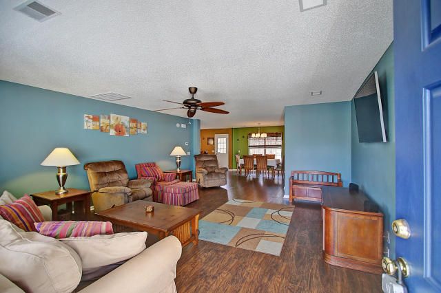 104 Sun Valley Ct, Summerville, SC 29483