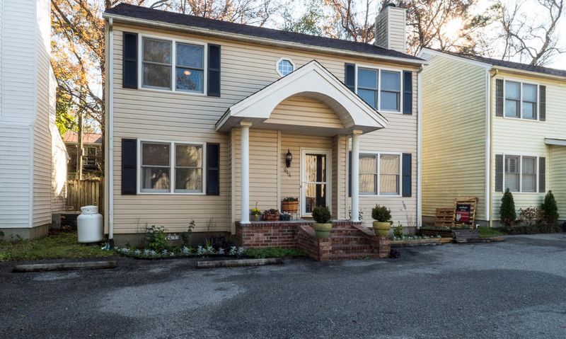 944 Orange Grove Rd, Charleston, SC 29407