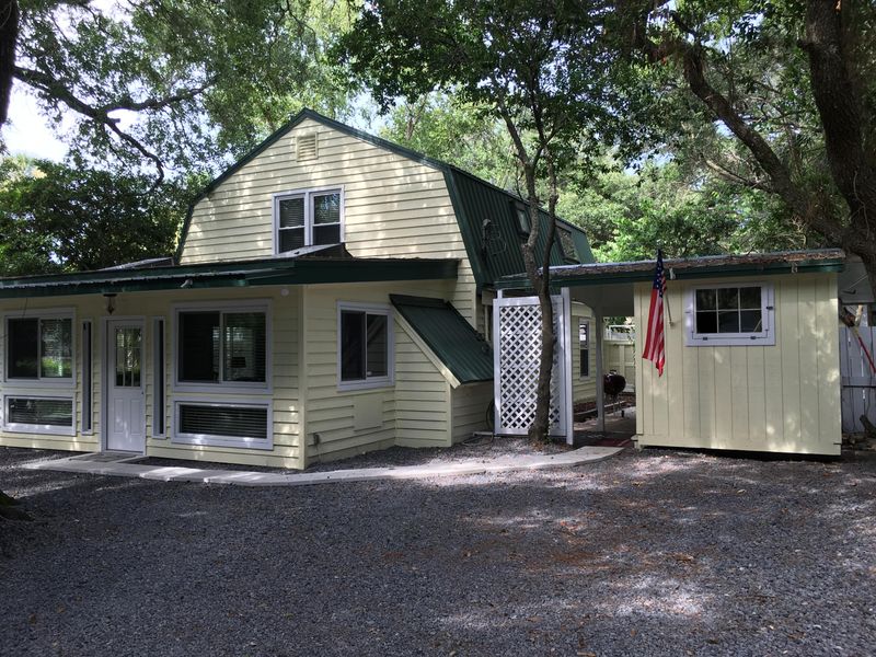 2400 Hartnett Blvd, Isle Of Palms, SC 29451