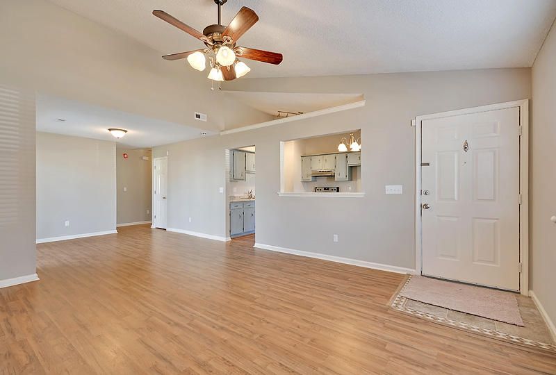 8576 Brookforest Dr, North Charleston, SC 29406