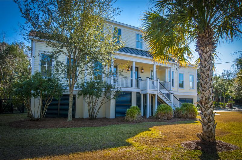 101 Haddrell St, Mount Pleasant, SC 29464