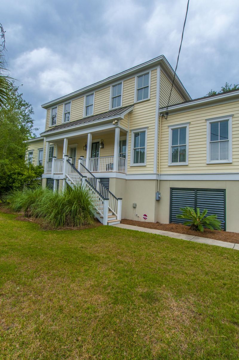 101 Haddrell St, Mount Pleasant, SC 29464