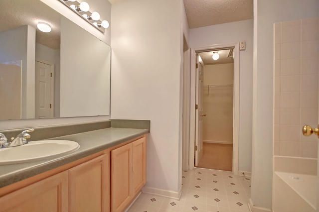 301 Torquay Ct, Goose Creek, SC 29445