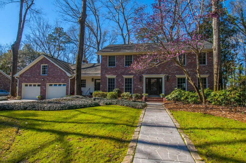 218 Lakeview Dr, Summerville, SC 29485