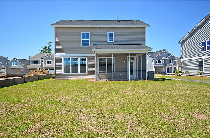 233 Palmetto Walk Dr, Summerville, SC 29483