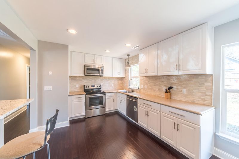 1824 Elsey Dr, Charleston, SC 29407