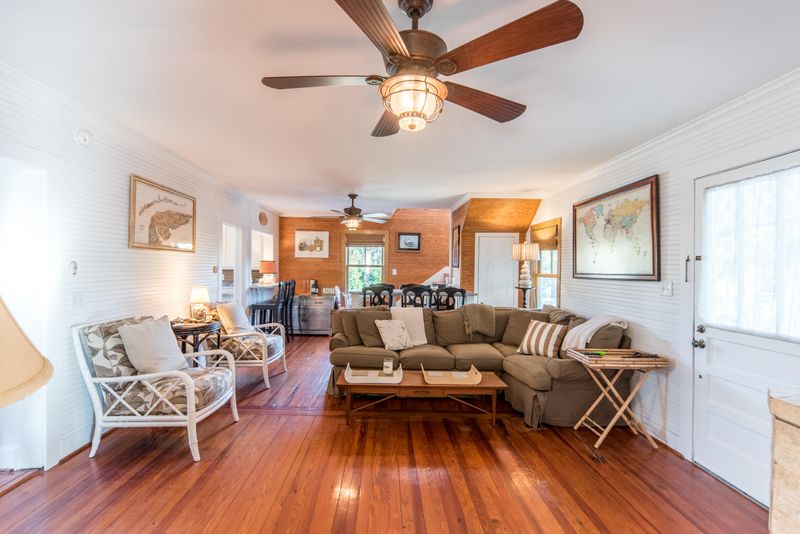 1121 Middle St, Sullivans Island, SC 29482