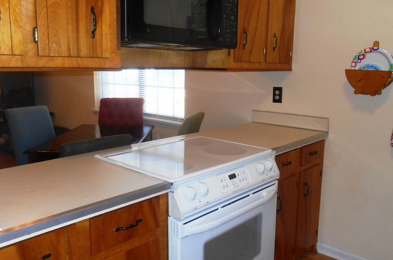 100 Langley Dr, Summerville, SC 29485