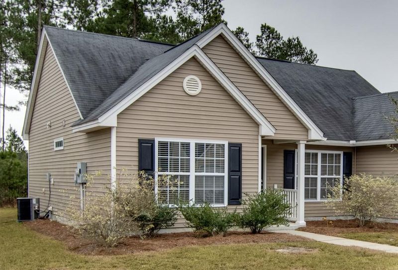 225 Avonshire Dr, Summerville, SC 29483