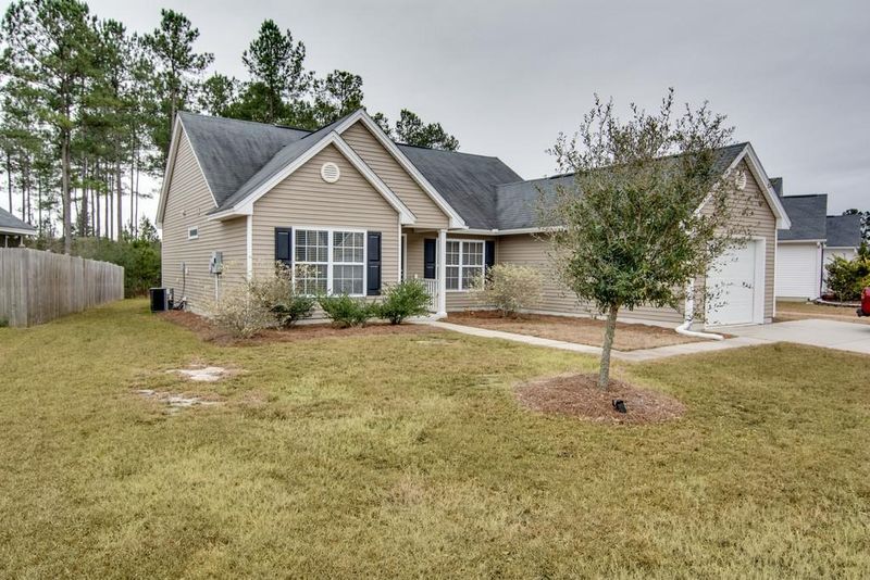 225 Avonshire Dr, Summerville, SC 29483