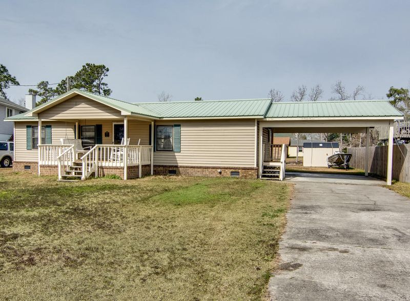 102 Chasey Dr, Bonneau, SC 29431