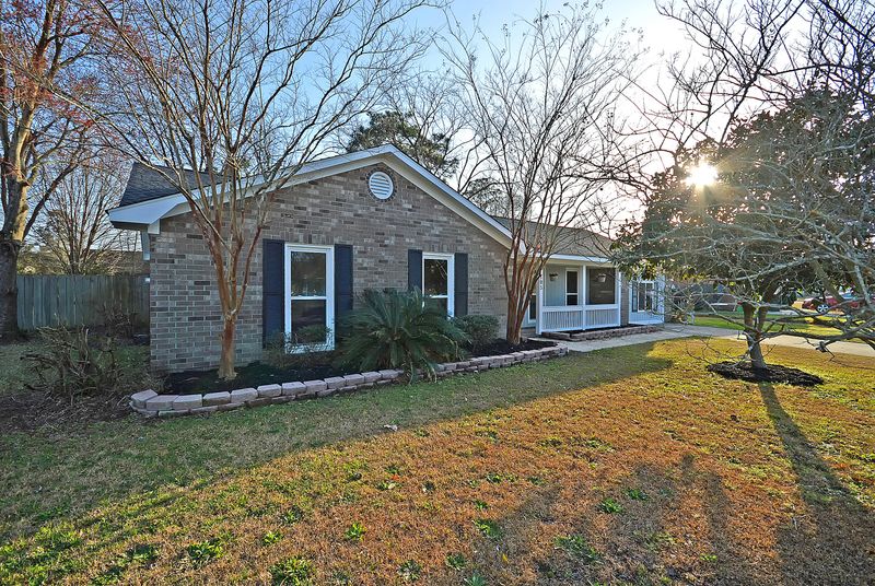 105 Arrowhead Dr, Summerville, SC 29483
