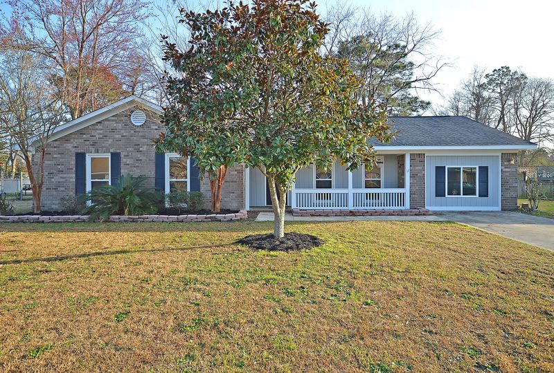 105 Arrowhead Dr, Summerville, SC 29483
