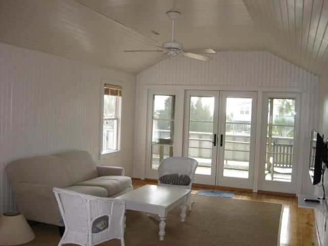 2001 Palmetto Blvd, Edisto Beach, SC 29438