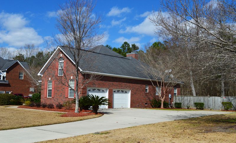 102 Loganberry Cir, Goose Creek, SC 29445