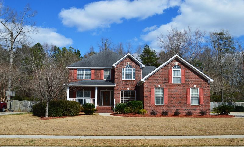 102 Loganberry Cir, Goose Creek, SC 29445
