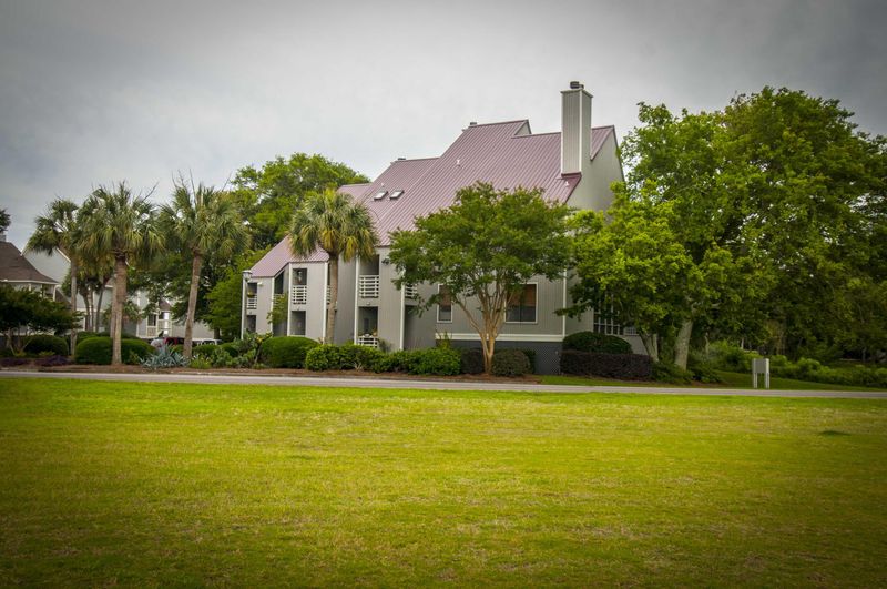206 Little Oak Island Dr, Folly Beach, SC 29439