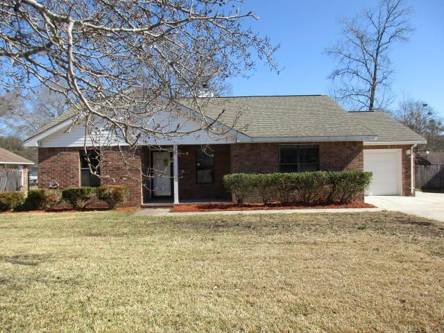 618 Oxford Rd, Ladson, SC 29456