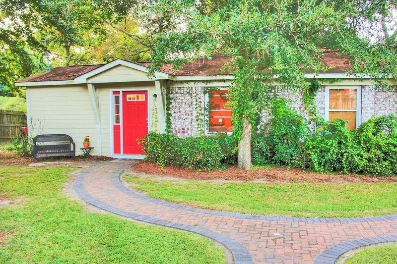 1536 Inland Ave #E, Charleston, SC 29412