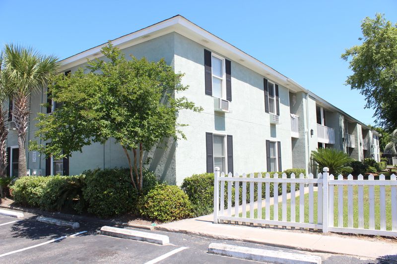 2057 Middle St #3, Sullivans Island, SC 29482