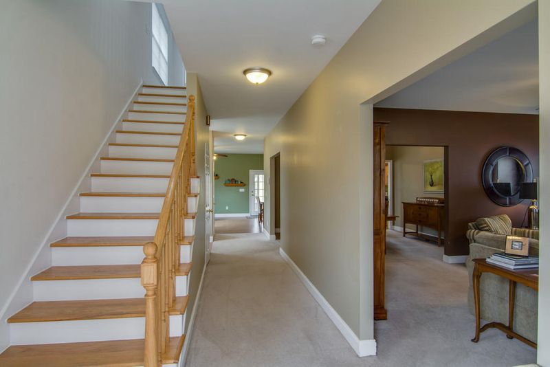 1056 Dominion Dr, Hanahan, SC 29410