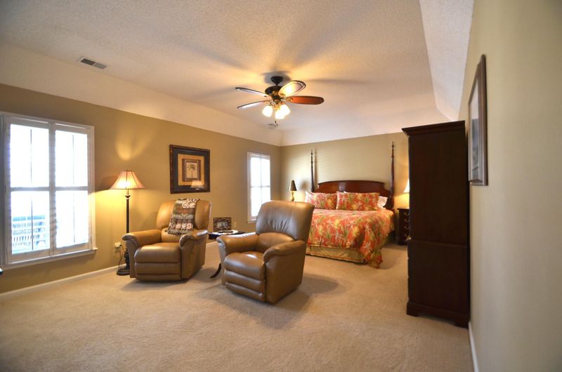 1113 Hollybrooke Dr, Moncks Corner, SC 29461