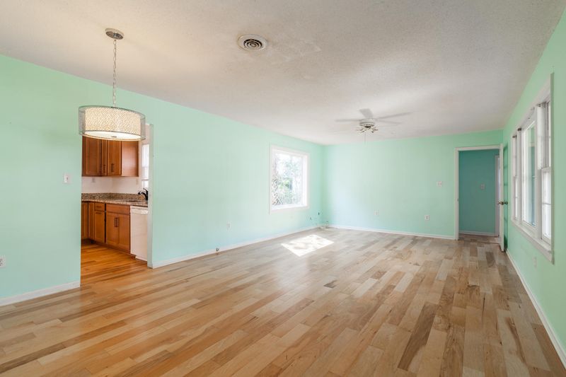 6 William St, Mount Pleasant, SC 29464