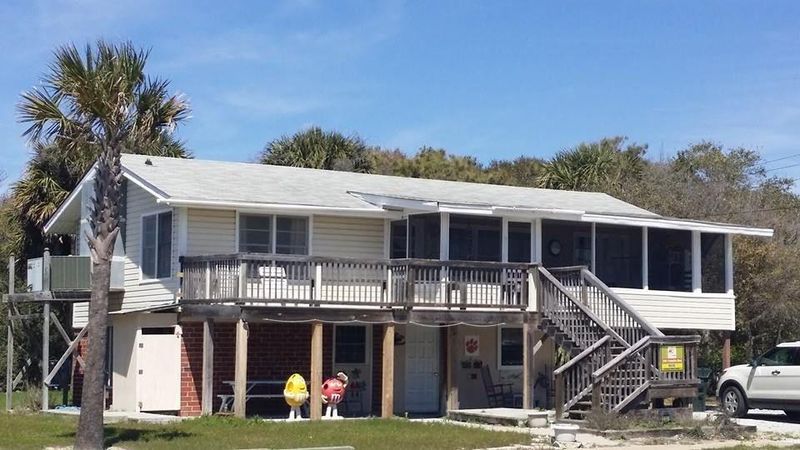 1703 Palmetto Blvd, Edisto Beach, SC 29438