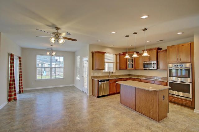 2031 Triple Crown Ln, Ridgeville, SC 29472