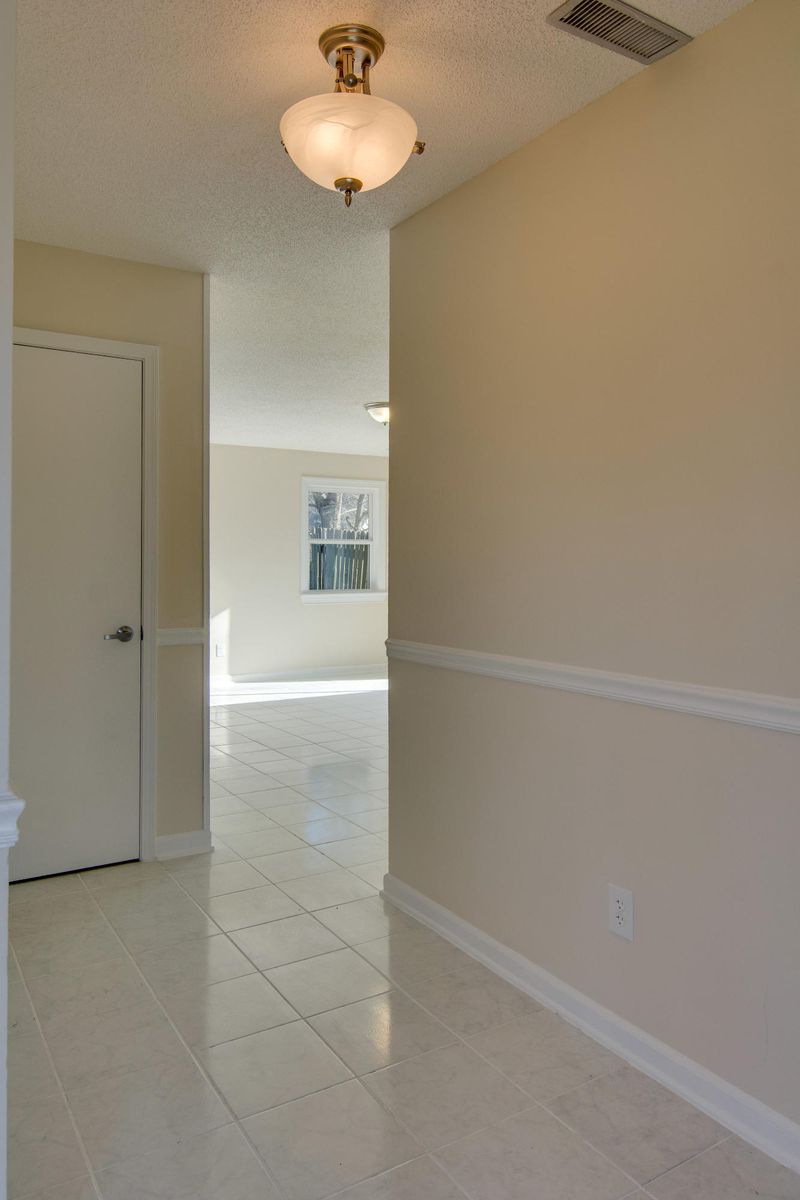 127 Coral Reef Dr, Goose Creek, SC 29445