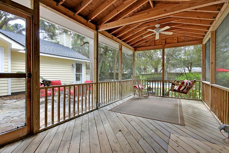 252 Forest Trl, Isle Of Palms, SC 29451