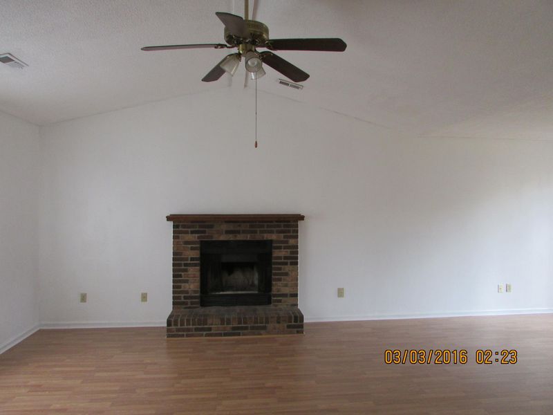 213 Regent St, Summerville, SC 29483