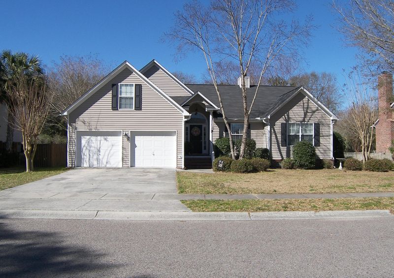 1102 Wayfarer Ln, Charleston, SC 29412