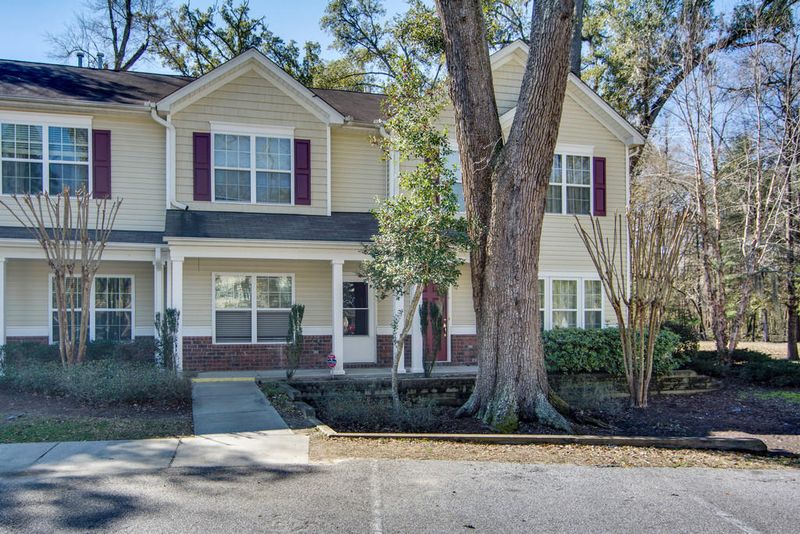 302 Chinquapin Dr, Summerville, SC 29485