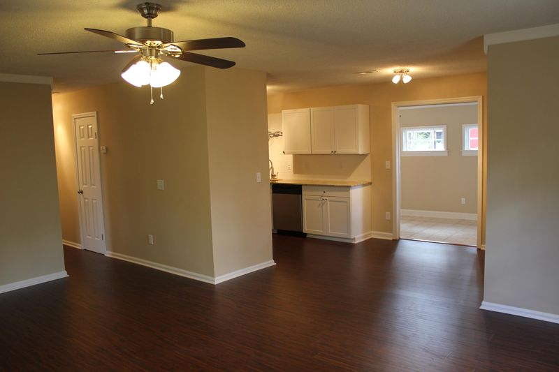 547 Amy Dr, Goose Creek, SC 29445