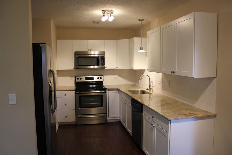 547 Amy Dr, Goose Creek, SC 29445