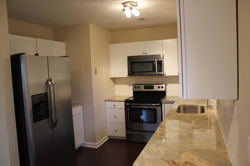 547 Amy Dr, Goose Creek, SC 29445