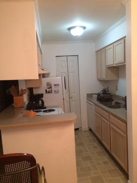 337 W Coleman Blvd #B, Mount Pleasant, SC 29464