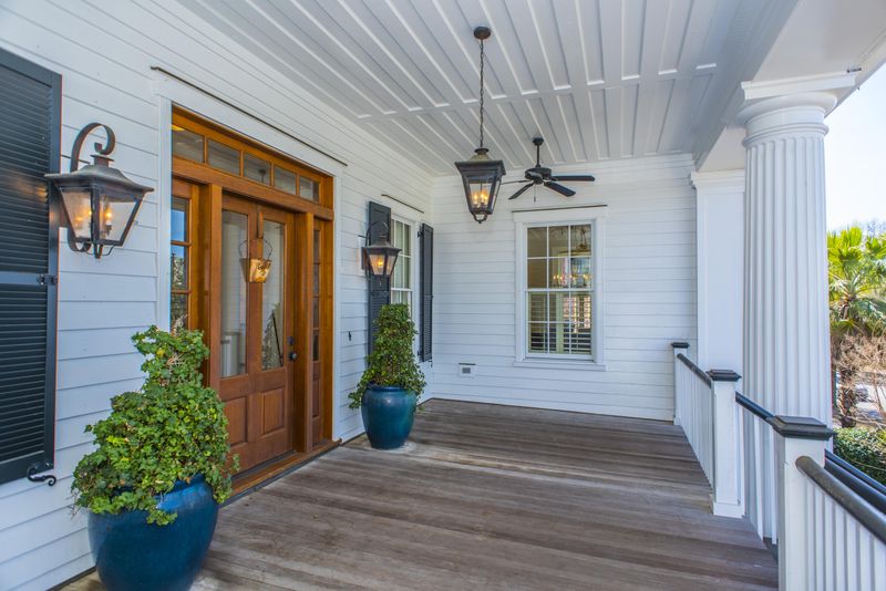 226 N Shelmore Blvd, Mount Pleasant, SC 29464