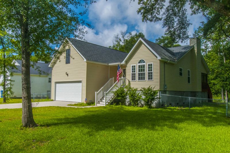 421 Brent St, Johns Island, SC 29455