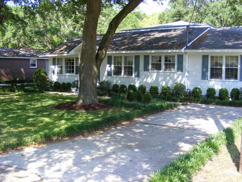 1210 Stratford Rd, Hanahan, SC 29410